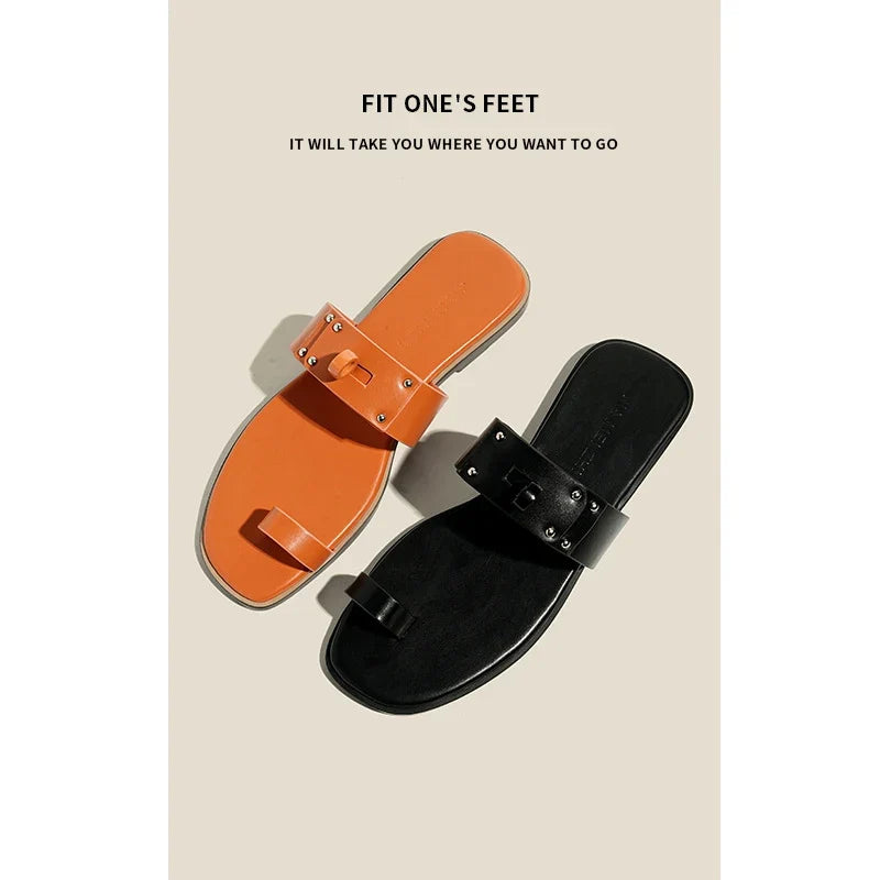 2026New Summer Style Toe-Loop Flat Sandals for Women with Buckle Strap, Roman Beach Slippers, Fashionable Slide Sandals
